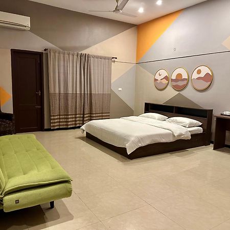 Costa Verde Luxury Seafront Villa Madras Buitenkant foto
